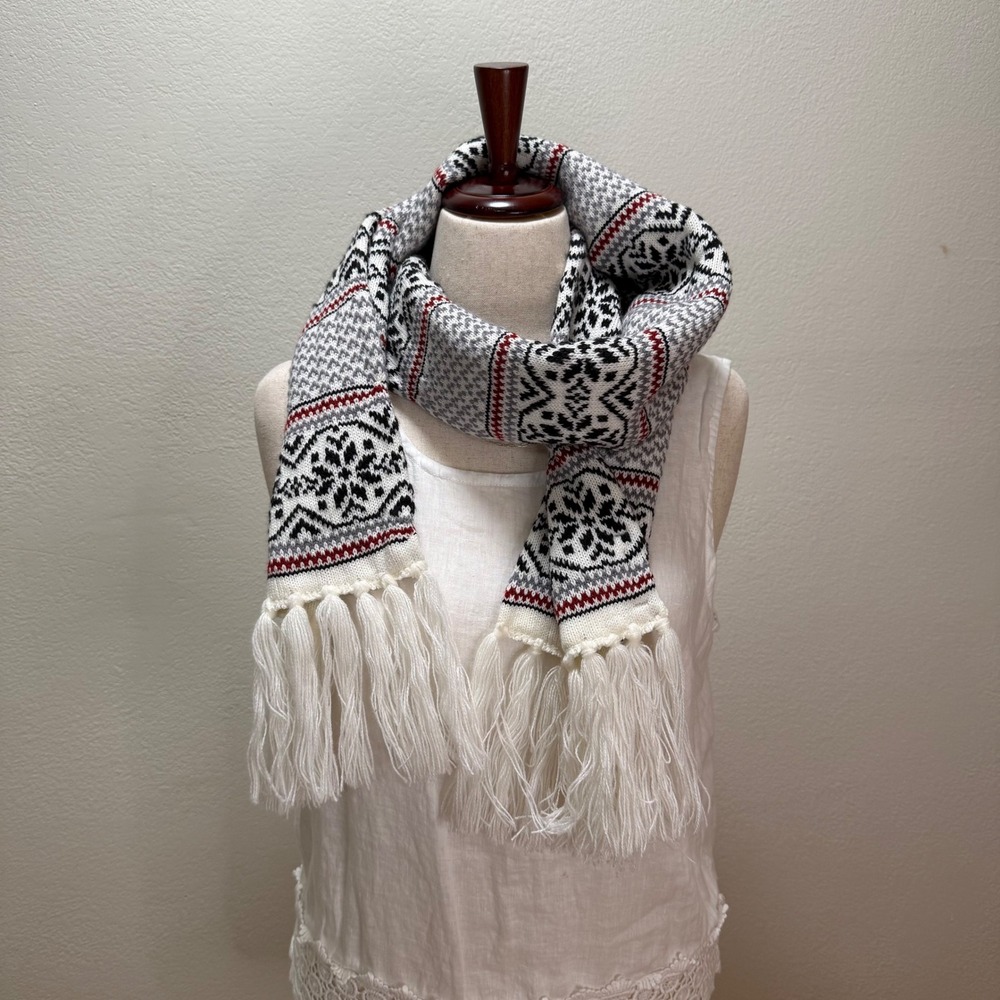 Maurices Fair Isle Nordic Knit Winter Gray Black Red Tassel‎ Fringe Scarf OS